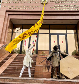 Астанада полиция мен ЖҚАЖ Бозжыра қорғаушыларын ұстап алды